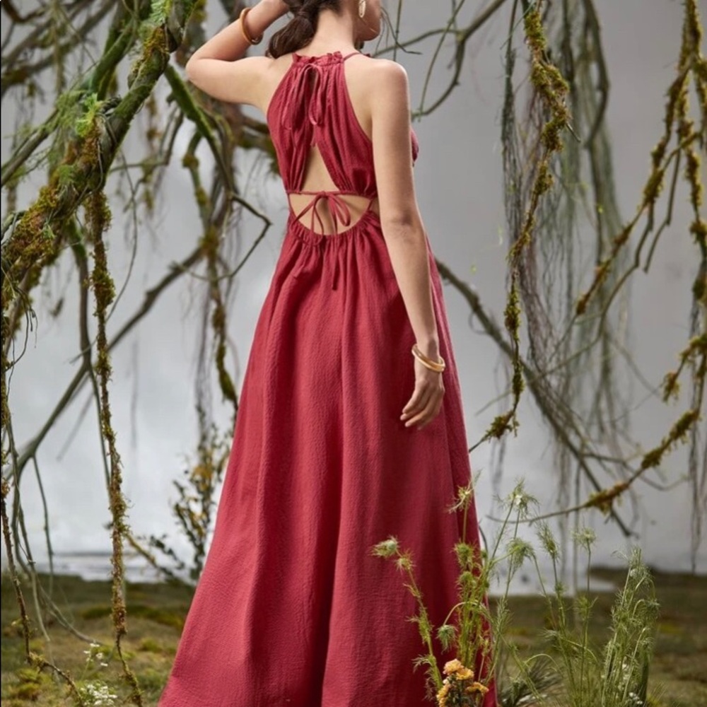 SHEIN CUTOUT DETAIL HALTER DRESS - Picture 2 of 2